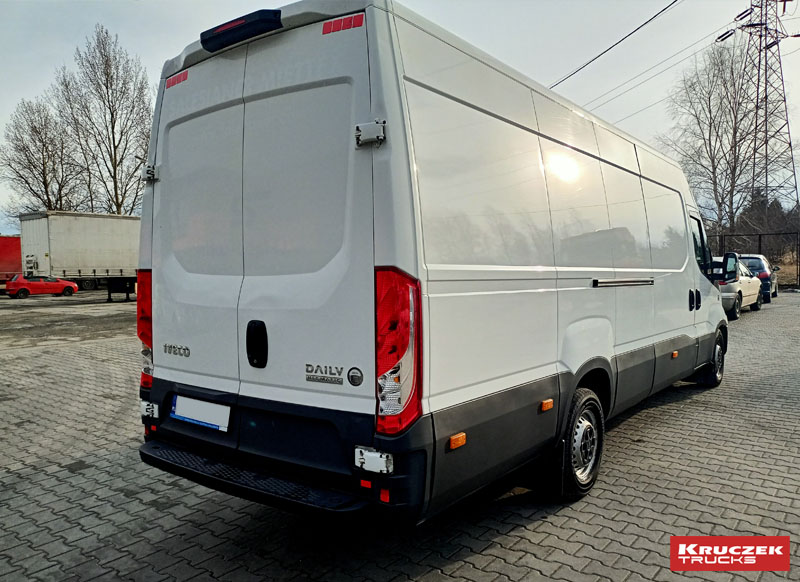 wypożyczalnia busów iveco daily